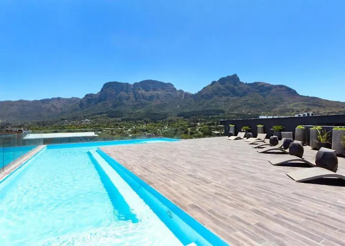 Newlands Peak Aparthotel 904